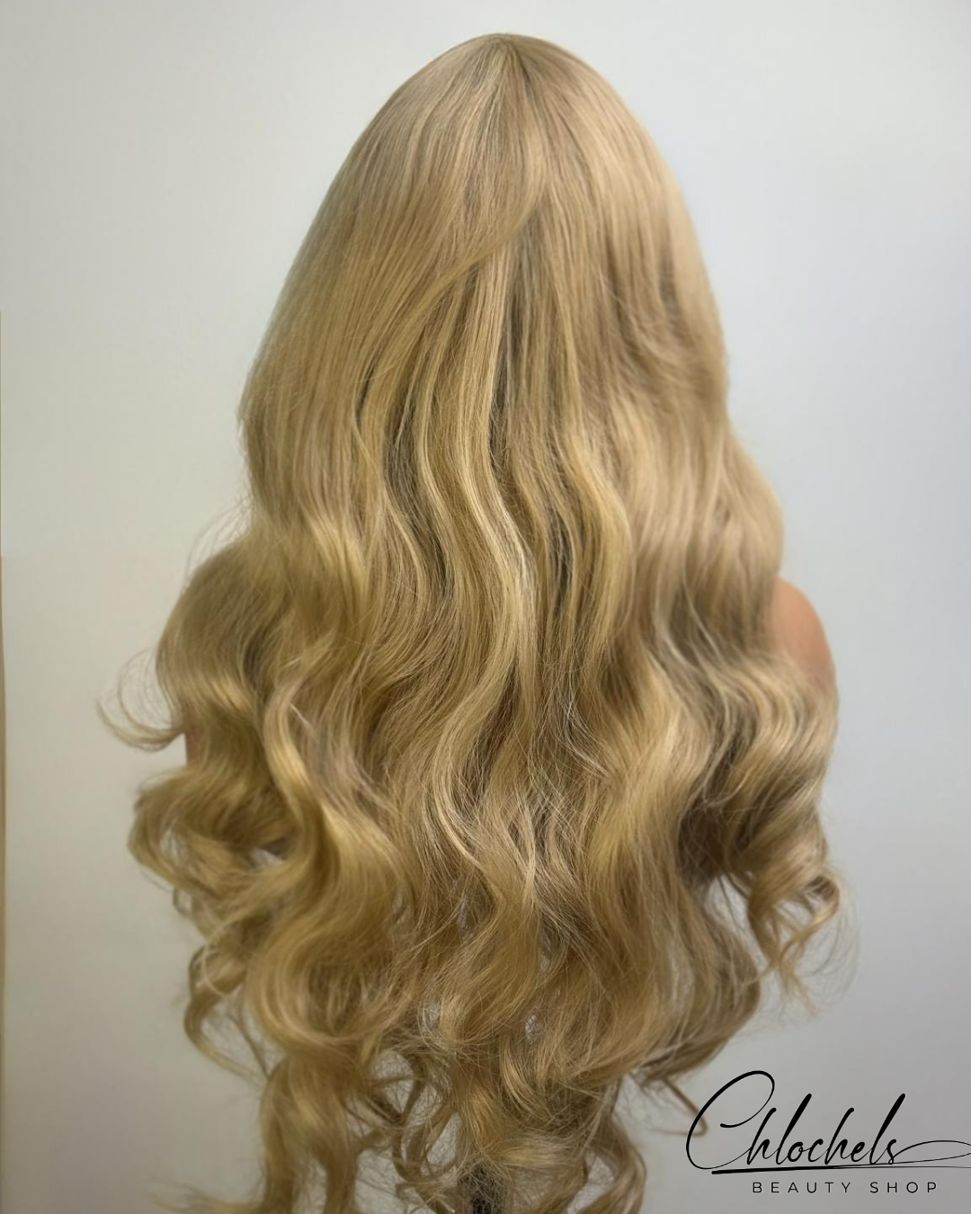 Perruque Blond Miel Ondulée – Élégance & Douceur